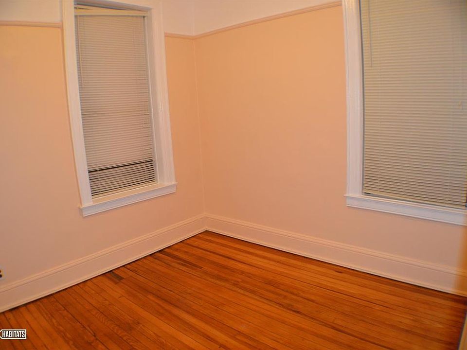 2nd image of 3152 34th St APT 1A