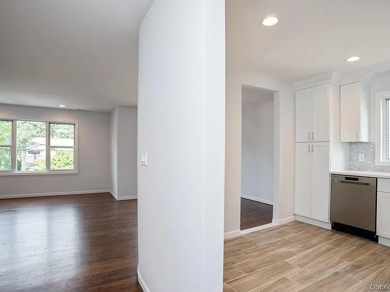 52 Washington St #1 — Photo 4