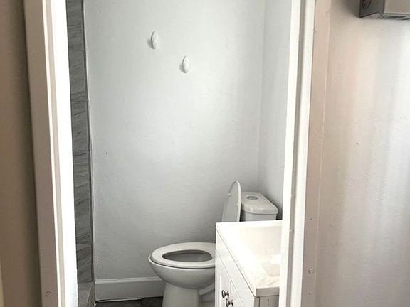 3rd image of 525 Mesilla St SE #1