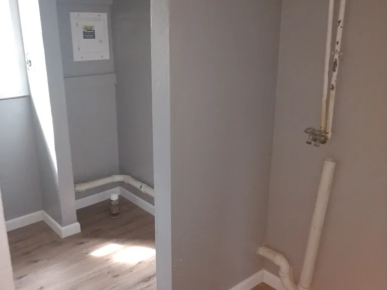 1807 Southwood Dr — Photo 9