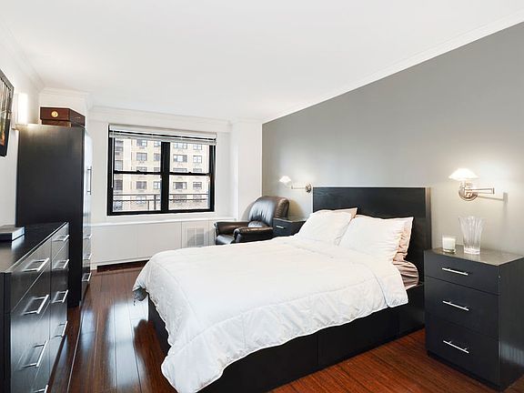 3rd image of 345 E 81st St APT 8A