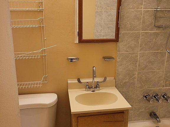 4th image of 3806 Bronxwood Ave Floor 1