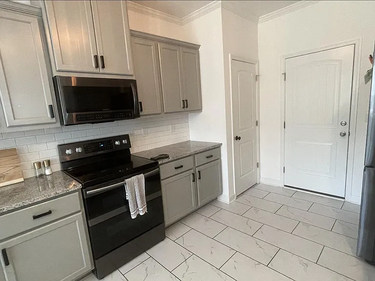 721 Goodale Dr — Photo 5