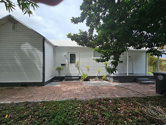 3rd image of 815 6th Street