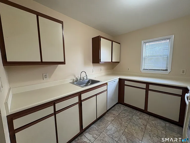 37 Greenwich Ave #2-1 — Photo 6
