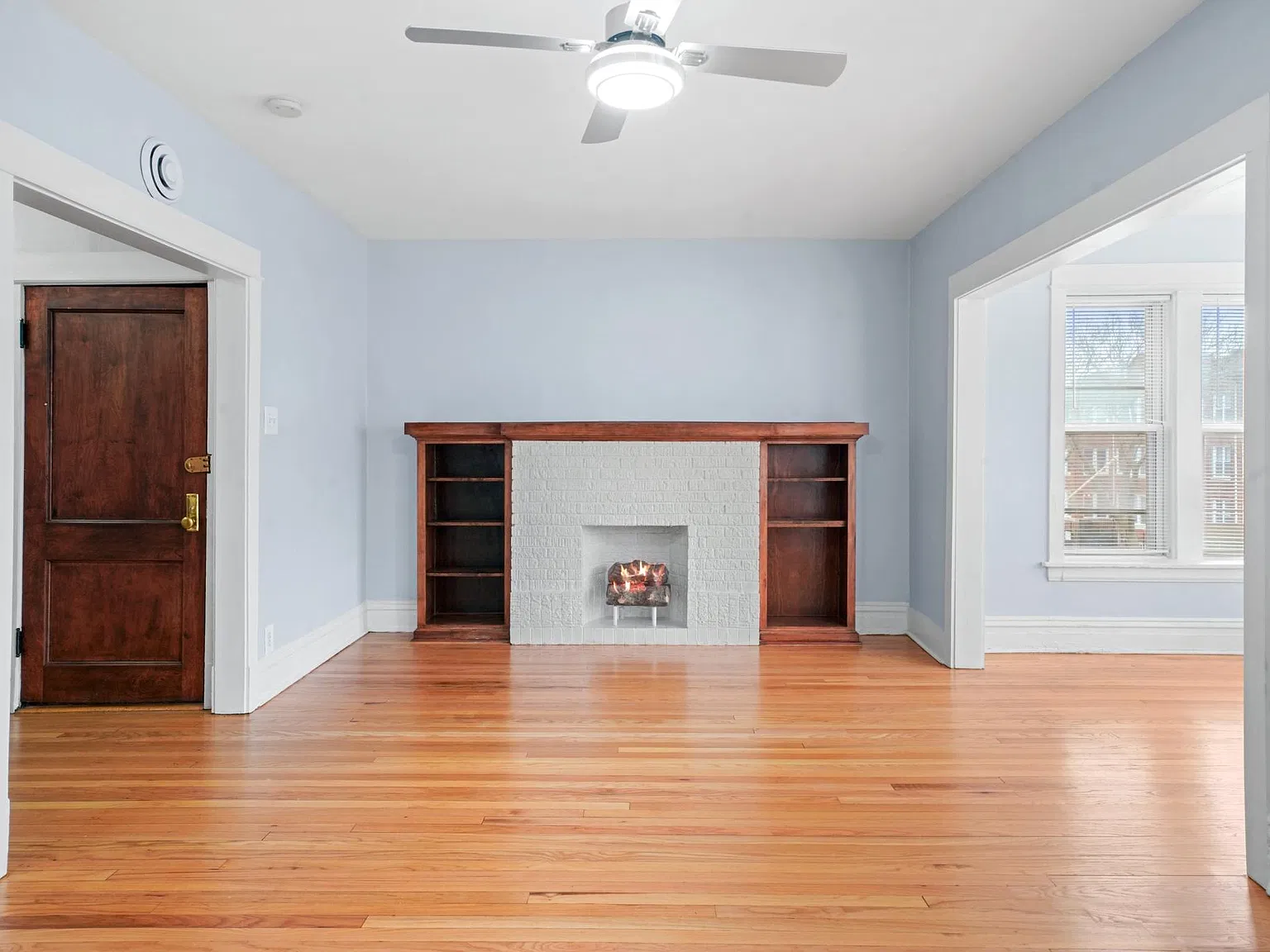 2056 W Birchwood Ave — Photo 3