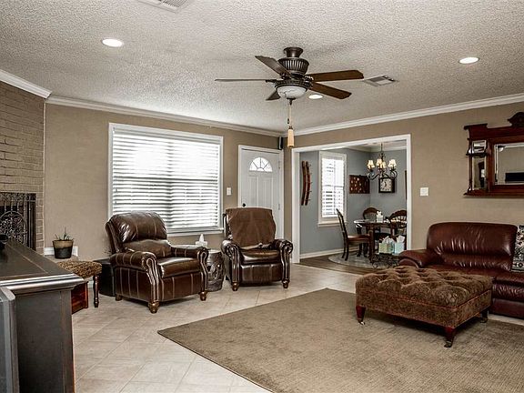 4th image of 614 Coahuila Dr