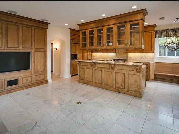 5th image of 676 Margarita Ave