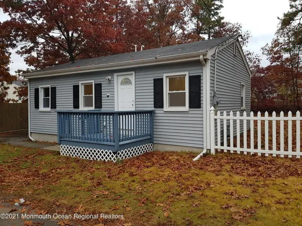 909 3rd Ave, Toms River, NJ 08757