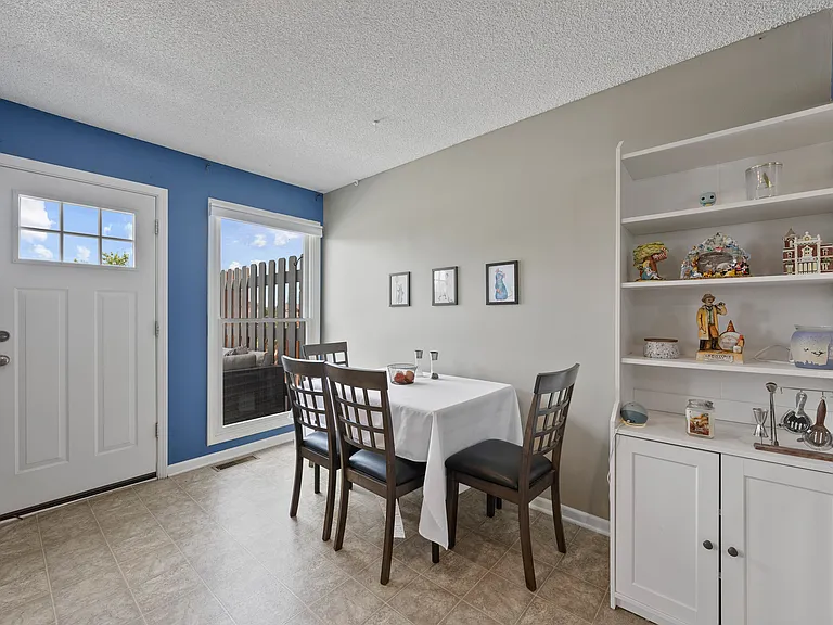 13006 Everett Ct — Photo 4