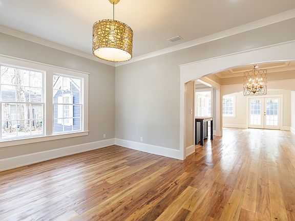 5th image of 315 W Park Ave