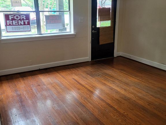 2nd image of 2901 Blair Blvd APT B7