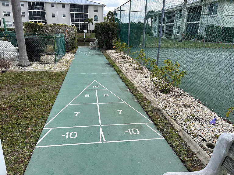 shuffleboard court