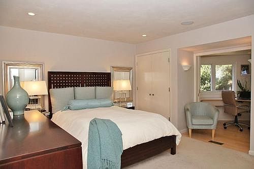 5th image of 2523 Hollowdale Dr