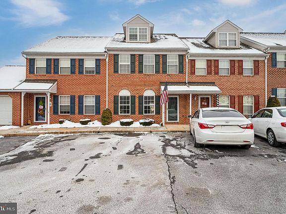 2nd image of 10 Chesterwood Cir