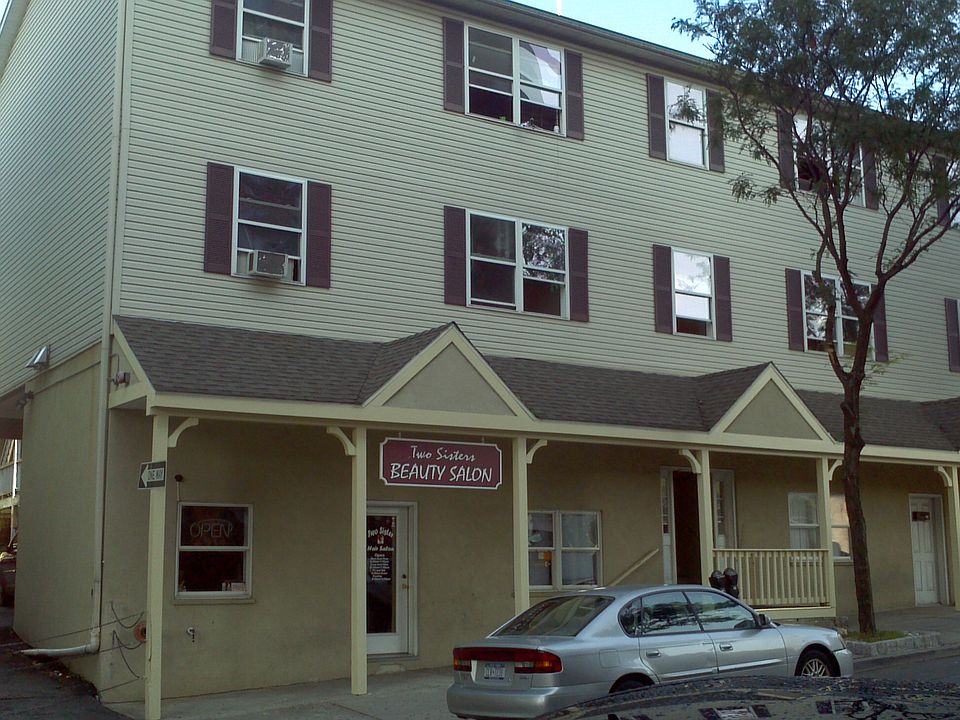 1st image of 34 Clinton St 2