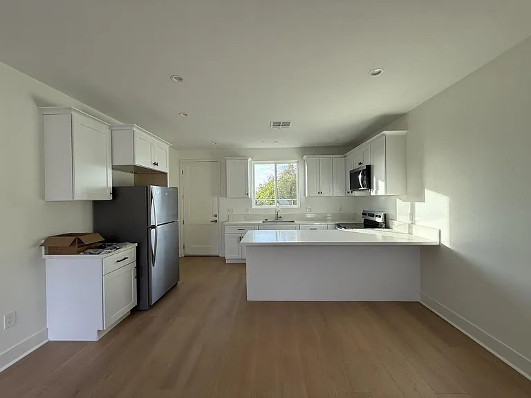 11684 Park Center Dr #A — Photo 2