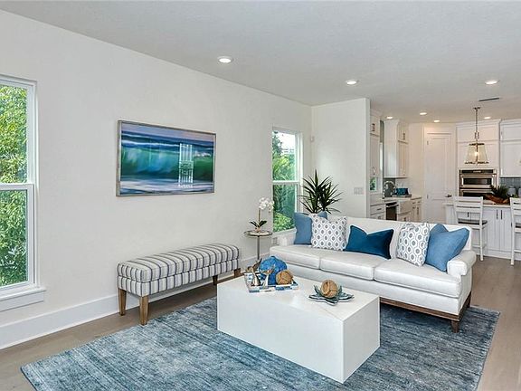 5th image of 520 Lafayette Ct