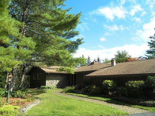 2nd image of 100 McCarthy Ln
