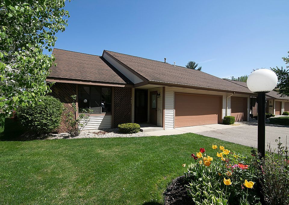 1st image of 467 Cherry Ln #467