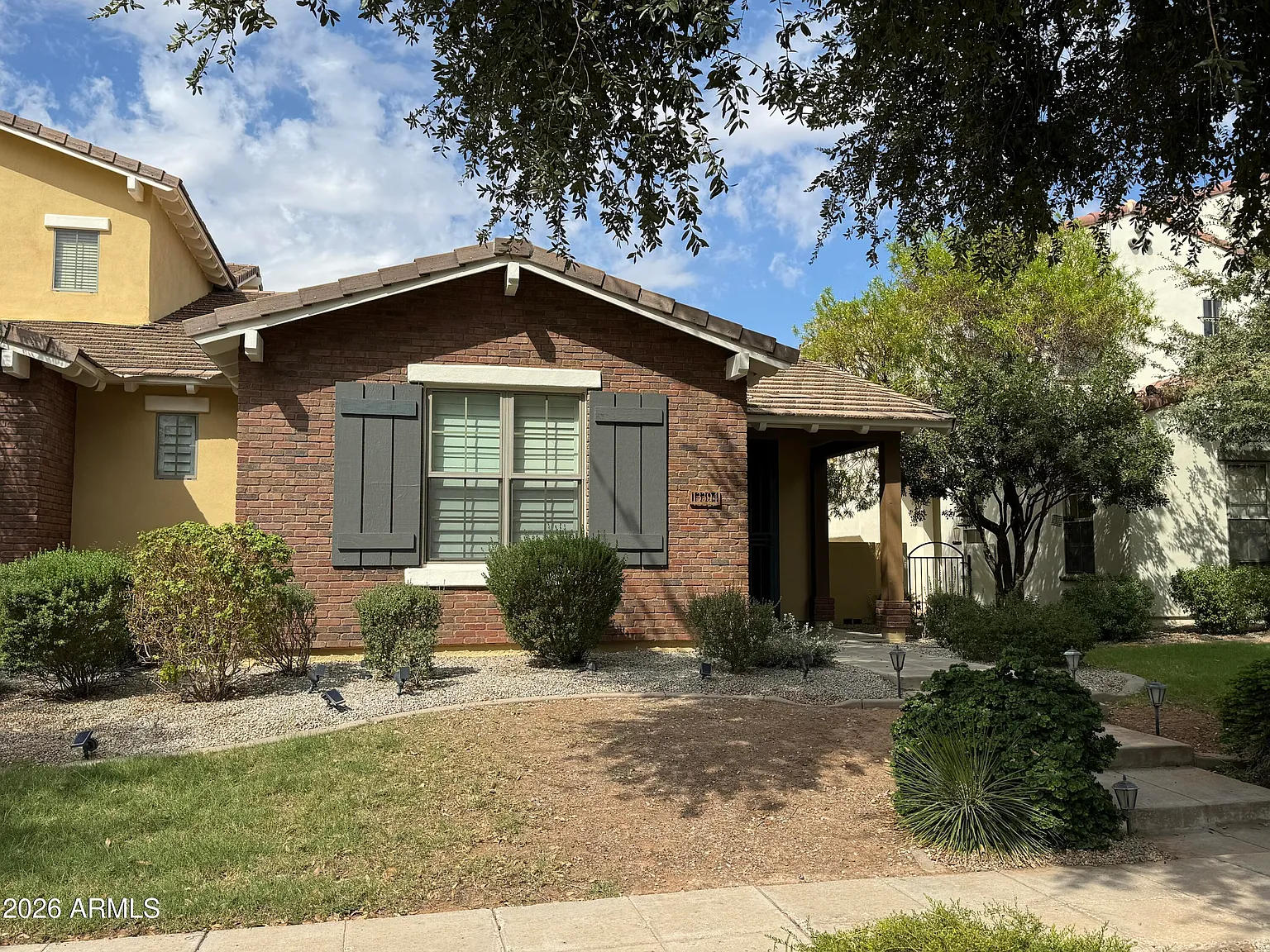 3 bed, 2.0 bath, 1679 sqft, $2,400 — Photo 3