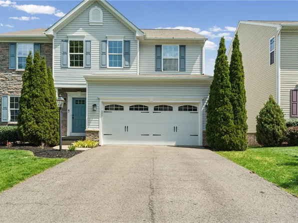 215 Long Ridge Dr, Coraopolis, PA 15108