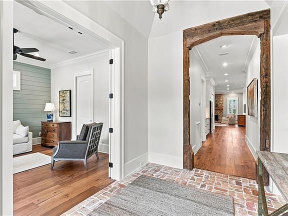 3rd image of 326 Poviner Pl
