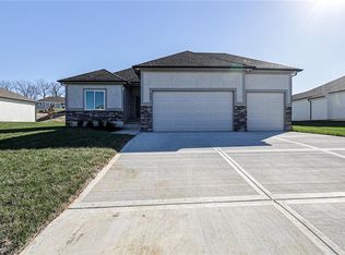 4612 SW 2nd St, Blue Springs, MO 64014