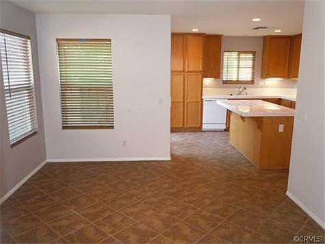 3rd image of 512 N Placer Privado