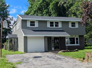 13 Smallwood St, Baldwinsville, NY 13027