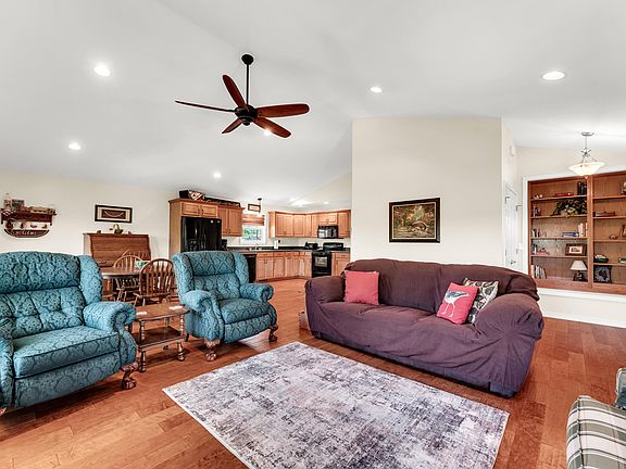 5th image of 160 Hill Drive
