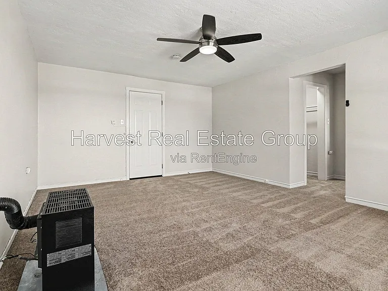 22284 Mission Blvd — Photo 6