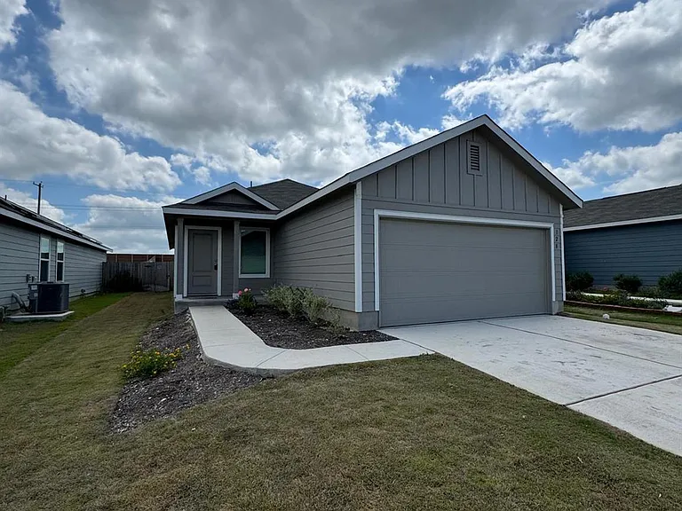 128 Burt Rainey Ln — Photo 2
