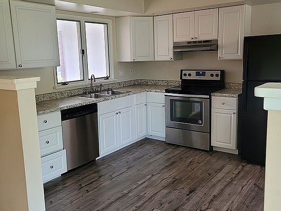 2nd image of 2818 Elm St
