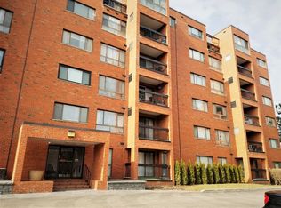 3700 Capri Ct APT 104, Glenview, IL 60025