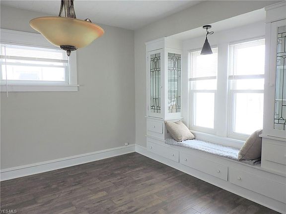 5th image of 3440 W 122nd St