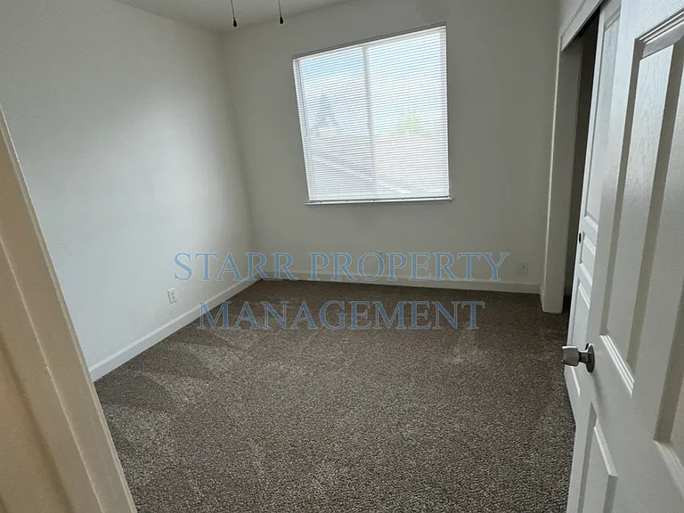 2046 Solothurn Way — Photo 21