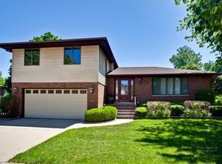 522 Hill St, Mount Prospect, IL 60056