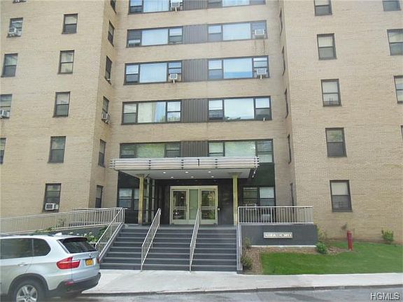4th image of 1 Fordham Hill Oval APT 11H