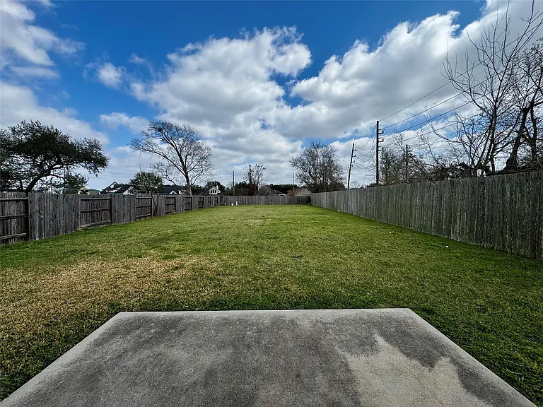 7540 Connemara Dr — Photo 8