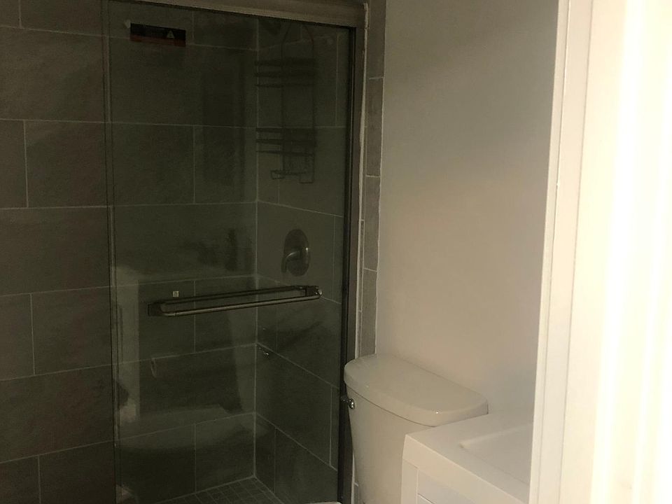 2nd image of 100 Bluff St