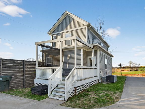 5th image of 813 5th Ave E