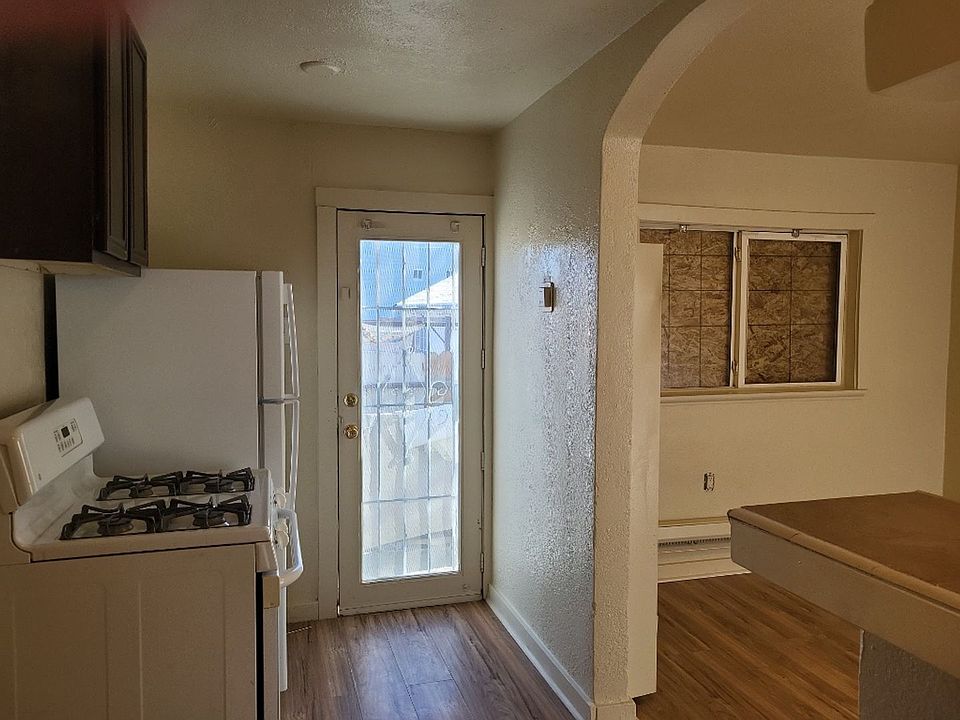 1st image of 747 Willow St Unit 11