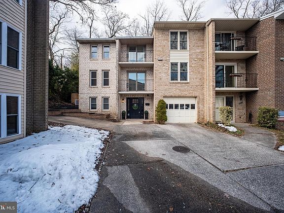 4th image of 2134 Military Rd