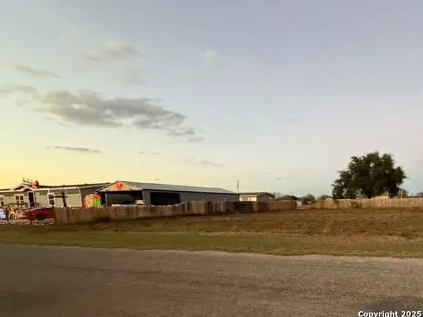 17&16 Merle LOT 16/17, Dilley, TX 78017