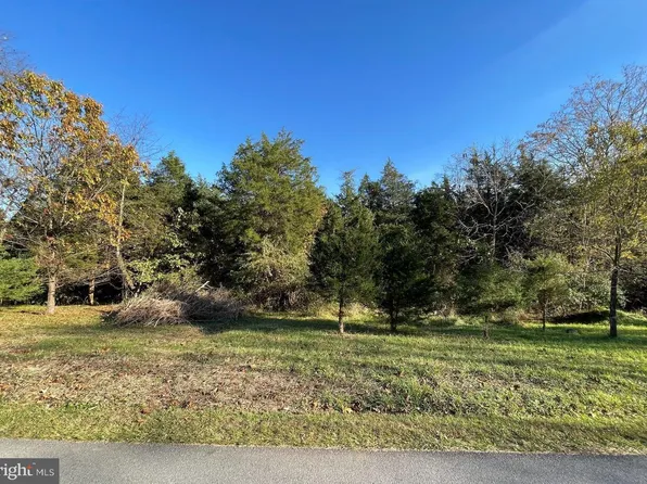 Comstock Dr, Shepherdstown, WV 25443