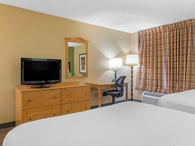Studio Suite - 2 Queen Beds