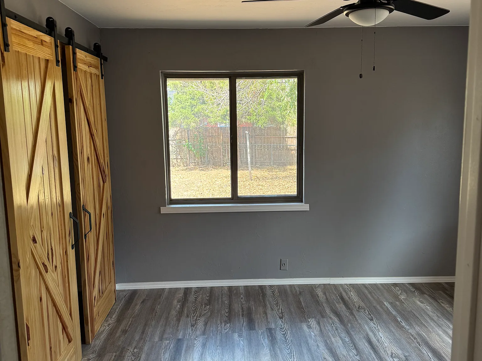 3 bed, 1.5 bath, 1136 sqft, $1,500 — Photo 3