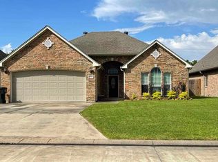 2732 Terrace Ave, Groves, TX 77619