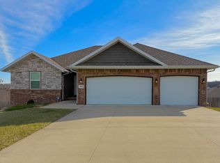 1660 N Old Castle Rd, Nixa, MO 65714